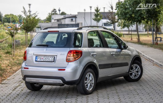 Suzuki SX4 MT/5 82kW 2010 / AJ NA SPLÁTKY / PROTIÚČET 2010 stříbrná metalíza