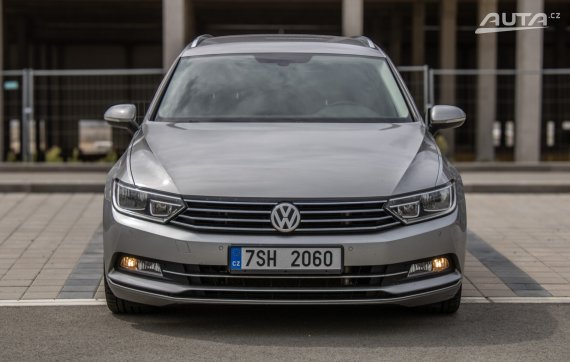Volkswagen Passat 2016 110kW MT/6 2016 stříbrná metalíza