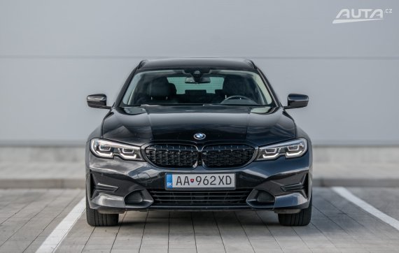 BMW Rad 3 Touring 320d mHEV xDrive AT/8 140kW / AJ NA SPLÁTKY / PROTIÚČET 2022 černá
