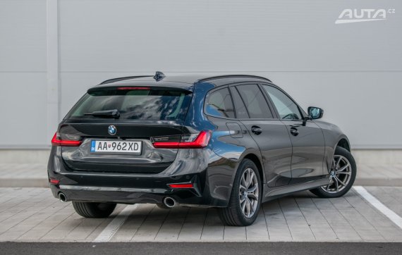 BMW Rad 3 Touring 320d mHEV xDrive AT/8 140kW / AJ NA SPLÁTKY / PROTIÚČET 2022 černá