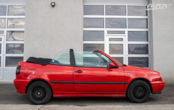 Volkswagen Golf Cabrio 1.8 / 55kW / M5 / AJ NA SPLÁTKY / PROTIÚČET 1994 červená