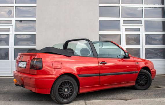 Volkswagen Golf Cabrio 1.8 / 55kW / M5 / AJ NA SPLÁTKY / PROTIÚČET 1994 červená