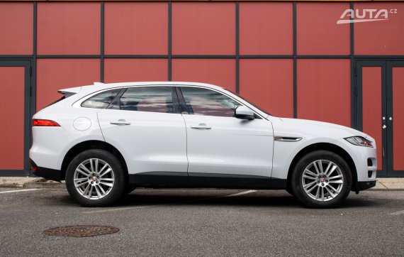 Jaguar F-Pace 2.0D l4 AWD / 132kW / A8 / ZÁRUKA / AJ NA SPLÁTKY / PROTIÚČET 2017 bílá