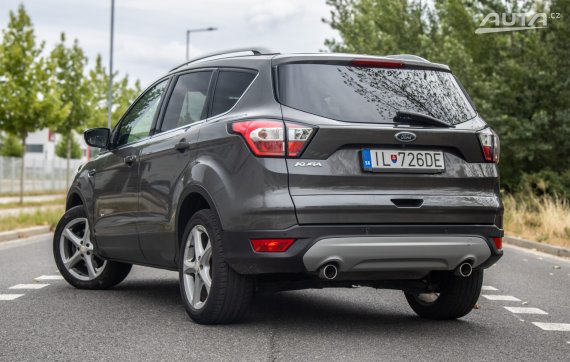 Ford Kuga 2.0 TDCi AWD 110kW MT/6 / AJ NA SPLÁTKY / PROTIÚČET 2017 šedá