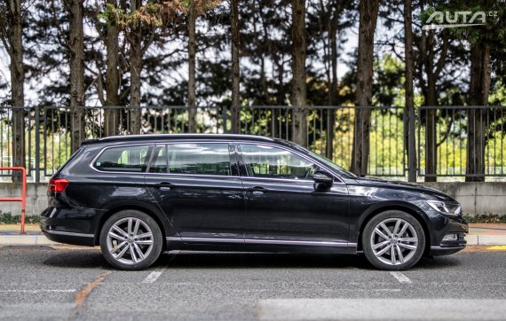 Volkswagen Passat Variant B8 2.0 TDI BMT Highline 110kW AT/6 / AJ NA SPLÁTKY / PROTIÚČET 2016 černá