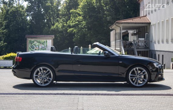 Audi A5 Cabriolet 3.0 TDI quattro S tronic, 180kW (2015) / AJ NA SPLÁTKY / PROTIÚČET / 2015 černá
