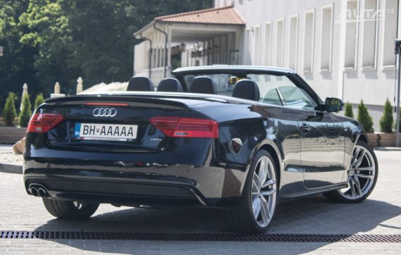 Audi A5 Cabriolet 3.0 TDI quattro S tronic, 180kW (2015) / AJ NA SPLÁTKY / PROTIÚČET / 2015 černá