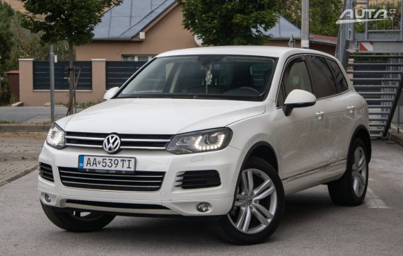 Volkswagen Touareg 3.0 TDI V6 / 180kW / A8 / ZÁRUKA / AJ NA SPLÁTKY / PROTIÚČET 2011 - hlavní pohled