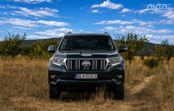 Toyota Land Cruiser 2.8 D-4D Executive / Aj na splátky a Protiúčet / 2017 černá