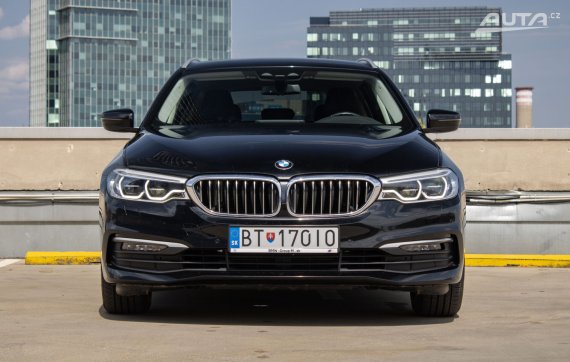 BMW Rad 5 Touring 520d xDrive A/T 2019 černá