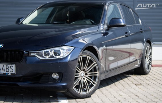 BMW Rad 3 320i xDrive A/T, 135kW (2015) / AJ NA SPLÁTKY / PROTIÚČET / 2015 modrá