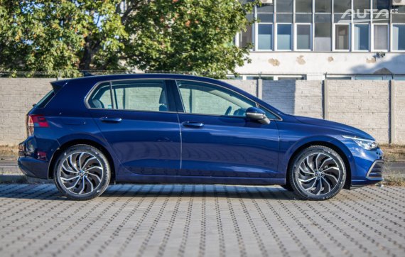 Volkswagen Golf 8 1.5 TSI MT/6 96kW / AJ NA SPLÁTKY / PROTIÚČET 2020 modrá