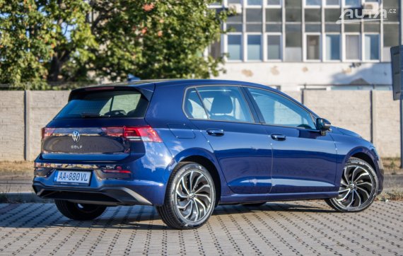 Volkswagen Golf 8 1.5 TSI MT/6 96kW / AJ NA SPLÁTKY / PROTIÚČET 2020 modrá