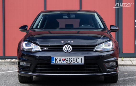 Volkswagen Golf 1.4 TSI BMT R-line, 90kW (2015) / AJ NA SPLÁTKY / PROTIÚČET / 2015 černá