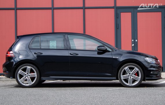 Volkswagen Golf 1.4 TSI BMT R-line, 90kW (2015) / AJ NA SPLÁTKY / PROTIÚČET / 2015 černá