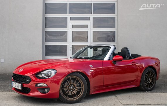 Fiat 124 Spider 1.4 Turbo MultiAir / 103kW / M6 / ZÁRUKA / AJ NA SPLÁTKY / PROTIÚČET 2016 červená