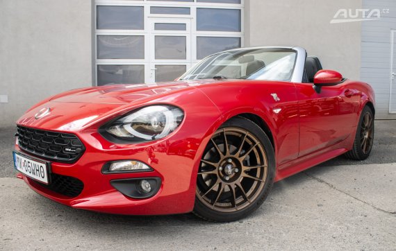Fiat 124 Spider 1.4 Turbo MultiAir / 103kW / M6 / ZÁRUKA / AJ NA SPLÁTKY / PROTIÚČET 2016 červená