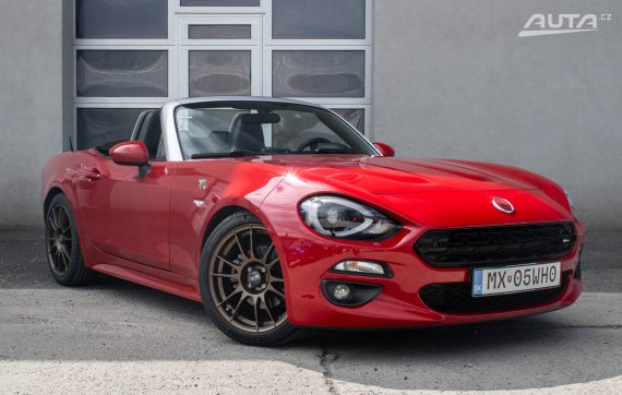 Fiat 124 Spider 1.4 Turbo MultiAir / 103kW / M6 / ZÁRUKA / AJ NA SPLÁTKY / PROTIÚČET 2016 červená