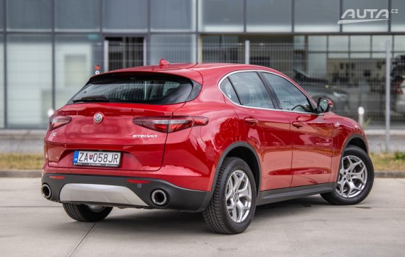 Alfa Romeo Stelvio 2.0 280k Super Q4 AT/8 206kW / AJ NA SPLÁTKY / PROTIÚČET 2017 červená