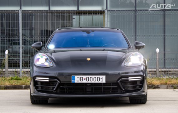 Porsche Panamera Turbo 4x4 / 404kW / A8 / ZÁRUKA / AJ NA SPLÁTKY / PROTIÚČET 2017 šedá