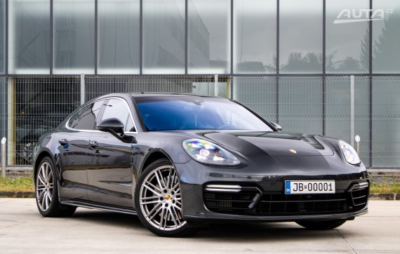 Porsche Panamera Turbo 4x4 / 404kW / A8 / ZÁRUKA / AJ NA SPLÁTKY / PROTIÚČET 2017 šedá
