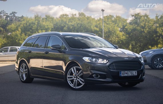 Ford Mondeo Combi 2.0 TDCi Duratorq, 110kW, M6 / AJ NA SPLÁTKY / PROTIÚČET / 2015 šedá