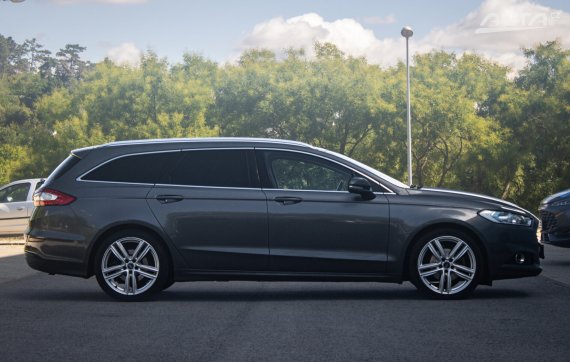 Ford Mondeo Combi 2.0 TDCi Duratorq, 110kW, M6 / AJ NA SPLÁTKY / PROTIÚČET / 2015 šedá