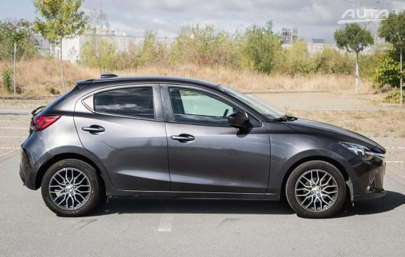 Mazda 2 1.5 Skyactiv G90 Takumi, 66kW, M5 / AJ NA SPLÁTKY / PROTIÚČET / 2019 šedá