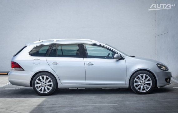 Volkswagen Golf Variant 1.6 TDI Highline 4-Motion, 77kW, M6 / AJ NA SPLÁKY / PROTIÚČET / 2012 stříbrná metalíza