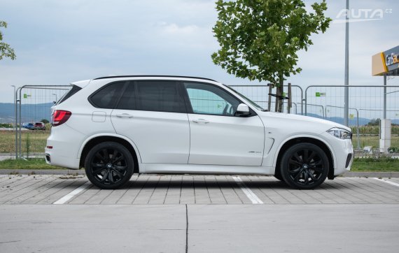 BMW X5 xDrive40d A/T, 230kW (2017) / AJ NA SPLÁTKY / PROTIÚČET / 2017 bílá