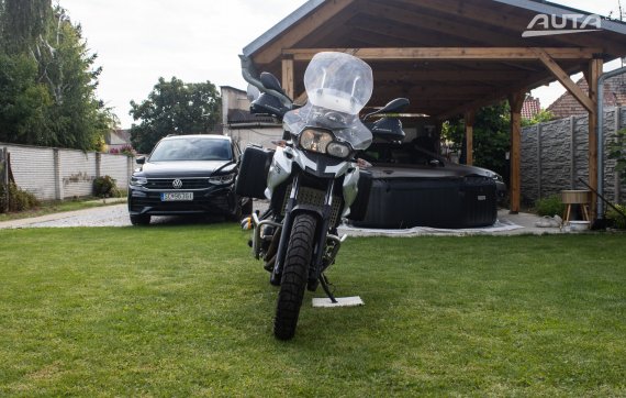 BMW F 700 GS 55kW (2014) / AJ NA SPLÁTKY / PROTIÚČET / 2014 stříbrná metalíza