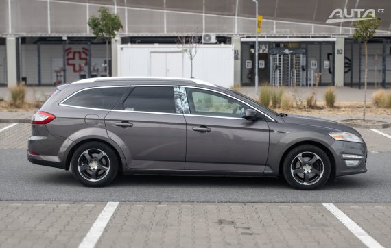 Ford Mondeo Combi 1.6 TDCi / 85kW / M6 / AJ NA SPLÁTKY / PROTIÚČET 2011 hnědá