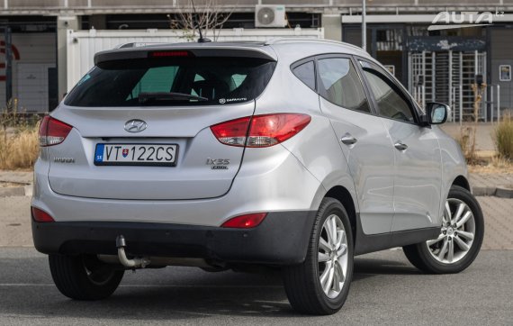 Hyundai ix35 2.0 CRDi VGT, 100kW (2011) / AJ NA SPLÁTKY / PROTIÚČET / 2011 stříbrná metalíza