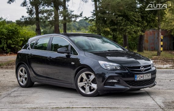 Opel Astra J 2.0 CDTI 143kW / AJ NA SPLÁTKY / PROTIÚČET 2014 černá