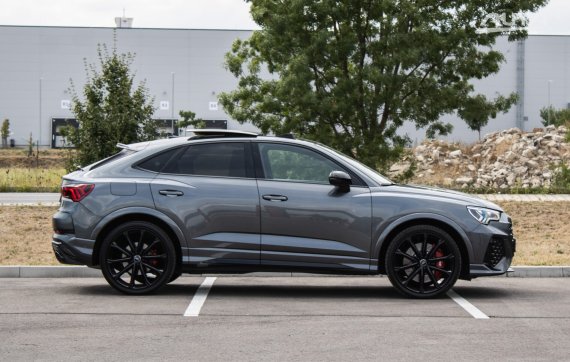 Audi RSQ3 Sportback 2.5 TFSI quattro AT8, 294kW (2021) / AJ NA SPLÁTKY / PROTIÚČET / 2021 šedá