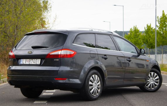 Ford Mondeo Combi 2.0 TDCi 2009 šedá