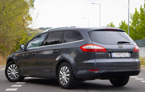 Ford Mondeo Combi 2.0 TDCi 2009 šedá