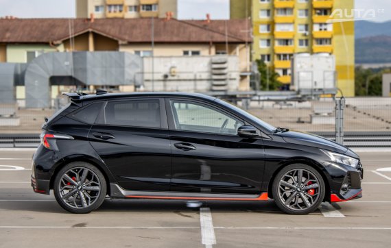 Hyundai i20 N Performance 1.6 T-GDi 150kW MT/6 2023 / AJ NA SPLÁTKY / PROTIÚČET 2023 černá