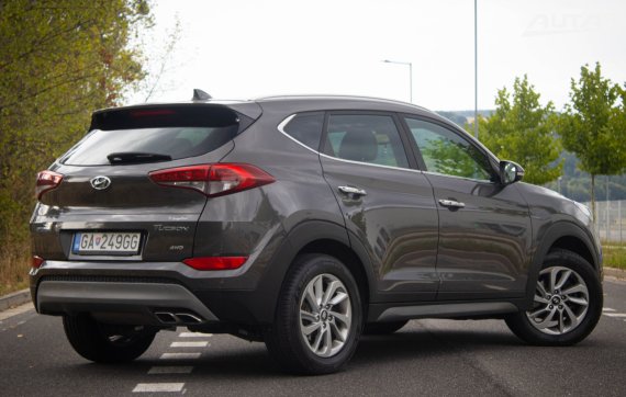 Hyundai Tucson 2.0 CRDi 4x4 A/T Premium 2016 šedá