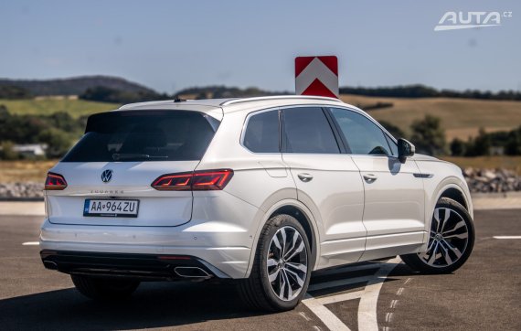 Volkswagen Touareg 3.0 V6 TDI SCR 286k 4Motion Tiptronic 210kW AT/8 / AJ NA SPLÁTKY / PROTIÚČET 2022 bílá