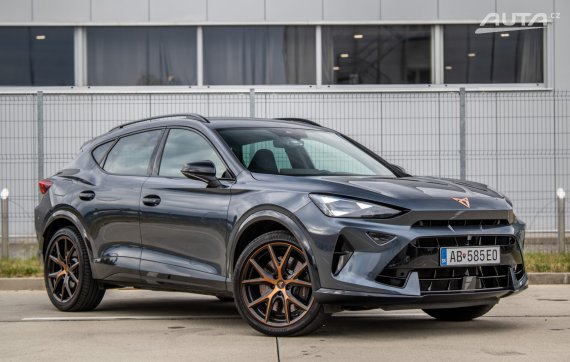 Cupra Formentor VZ 245kW AT/7 2024 4x4 / AJ NA SPLÁTKY / PROTIÚČET 2024 šedá