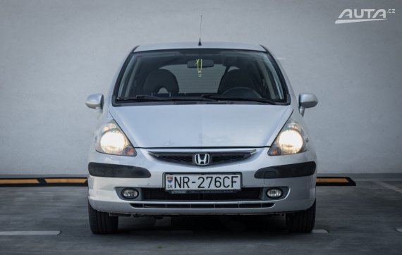 Honda Jazz 1.2 LS, 57kW, M5, 5d. / AJ NA SPLÁTKY / PROTIÚČET / 2003 stříbrná metalíza