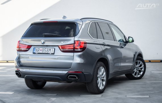 BMW X5 xDrive40e A/T, 155kW, A7 / AJ NA SPLÁTKY / PROTIÚČET / 2016 šedá
