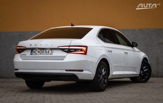 Škoda Superb 2.0 TDI SCR Style DSG, 147kW, A7 / AJ NA SPLÁTKY / PROTIÚČET / 2022 bílá