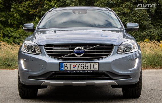 Volvo XC60 D4 2.4L Drive-E Geartronic AWD, 140kW, A6 / AJ NA SPLÁTKY / PROTIÚČET / 2016 modrá