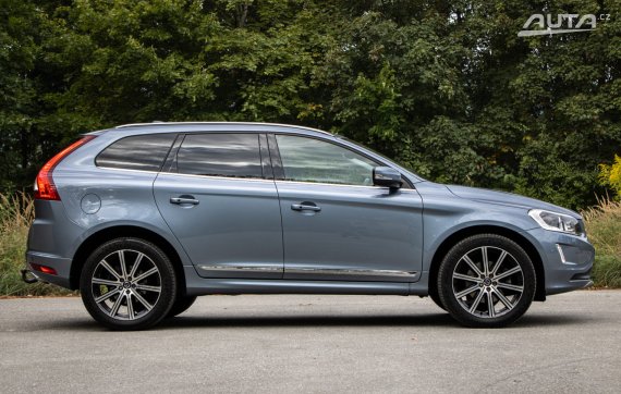 Volvo XC60 D4 2.4L Drive-E Geartronic AWD, 140kW, A6 / AJ NA SPLÁTKY / PROTIÚČET / 2016 modrá