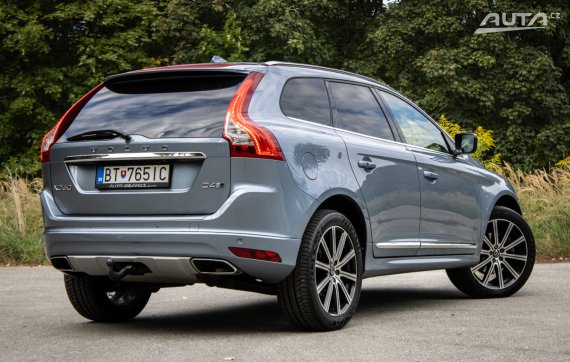Volvo XC60 D4 2.4L Drive-E Geartronic AWD, 140kW, A6 / AJ NA SPLÁTKY / PROTIÚČET / 2016 modrá