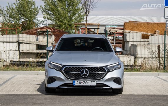 Mercedes-Benz E trieda Kombi E 200 T Avantgarde mHEV A/T, 150 kW (2024) / AJ NA SPLÁTKY / PROTIÚČ 2024 šedá