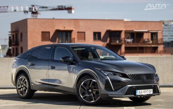 Peugeot 408 1.2 PureTech GT / 96kW / A8 / ZÁRUKA / AJ NA SPLÁTKY / PROTIÚČET 2023 šedá
