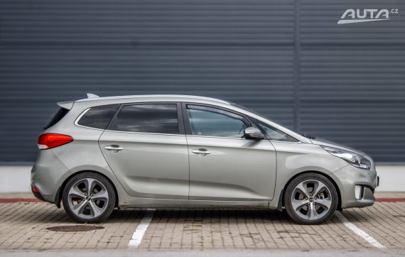 Kia Carens 1.7 CRDi 104kW AT/7 2016 / AJ NA SPLÁTKY / PROTIÚČET 2016 šedá